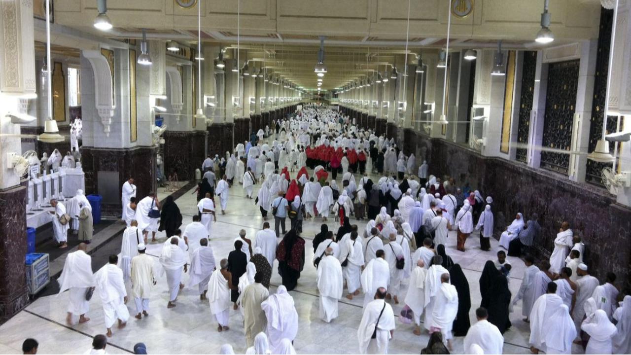 Muhadjir Wacanakan Larangan Haji Lebih dari Satu Kali