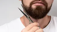 How to Trim a Beard at Home and Shape It Like a Pro