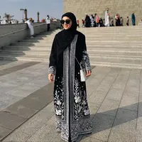 Febby Rastanty menutup perjalanan liburannya di akhir tahun dengan ibadah umroh di tanah suci [@febbyrastanty]