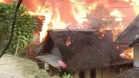 Cerita Mencekam Korban Kebakaran Kampung Adat di Sukabumi: Nekat Melompat dari Rumah Demi Selamatkan Diri