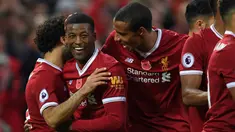 Para pemain Liverpool merayakan gol Georginio Wijnaldum (2kiri) saat melawan Huddersfield Townt pada lanjutan Premier League di Stadion Anfield, Liverpool, (28/10/2017). (AFP/Paul Ellis)