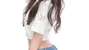 Yuju Gfriend meski usia nya terpaut paling muda diantara seleb-seleb lainnya, ia juga tak kalah memiliki body seksi dan aduhay. Yuju juga mempunyai ciri khas karakter vokal yang unik. (Soompi/Bintang.com)