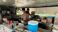 Brimob Polri Siagakan Dapur Lapangan untuk Pengungsi Aceh Tamiang dan Sumbar