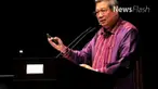 Presiden keenam RI Susilo Bambang Yudhoyono mengeluhkan sulitnya bertemu Presiden Joko Widodo, karena ada pihak yang menghalangi.
