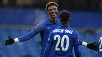 Tammy Abraham. Adalah pemain binaan akademi Chelsea sejak berusia enam tahun. Sempat tampil gemilang pada musim 2019/2020 lalu, dirinya kembali tampil buruk musim ini. Ia tidak termasuk dalam daftra 23 pemain yang disertakan dalam final Liga Champions lalu. (AFP/Daniel Leal-Olivas)