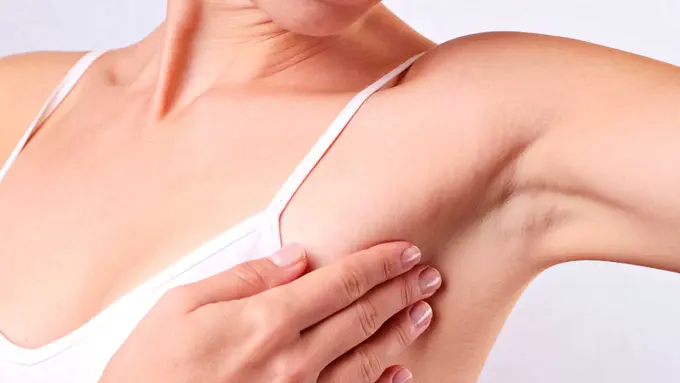 Benjolan pada Payudara Belum Tentu Kanker