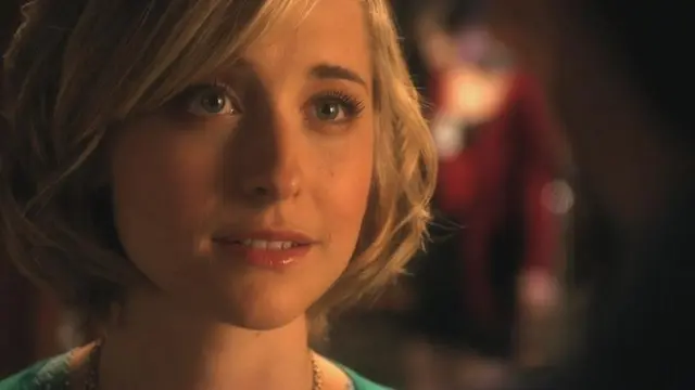 Artis Amerika Allison Mack Didakwa Terlibat dalam Perekrutan Budak Seks