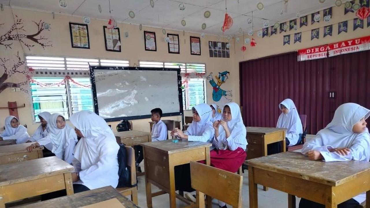 Siswa SDN 05 Kayu Pasak Agam Kembali Belajar Normal Pasca-Bencana Banjir Bandang