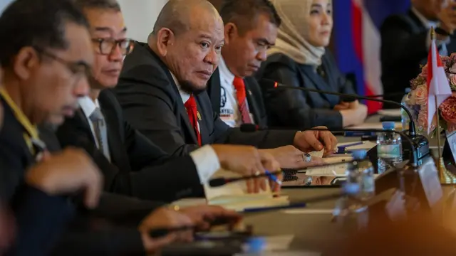 Ketua DPD RI, AA LaNyalla Mahmud Mattalitti saat mengadakan pertemuan dengan Ketua Senat Kerajaan Thailand Prof Pornpetch Wichitcholchai. (Istimewa)