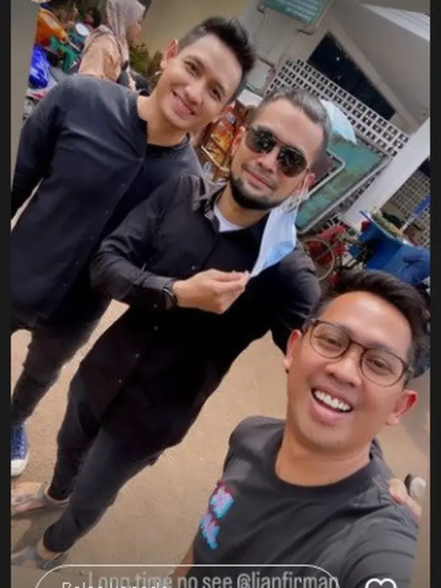 Bintang Cinta Fitri di pemakaman Iqbal Pakula (Foto: Instagram markonengjtown)