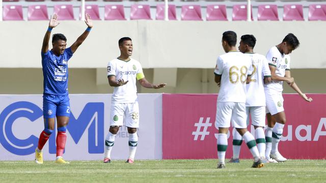FOTO: Gol Ahmad Nufiandani Bawa Persikabo 1973 Ungguli Arema 1-0 di Babak Pertama