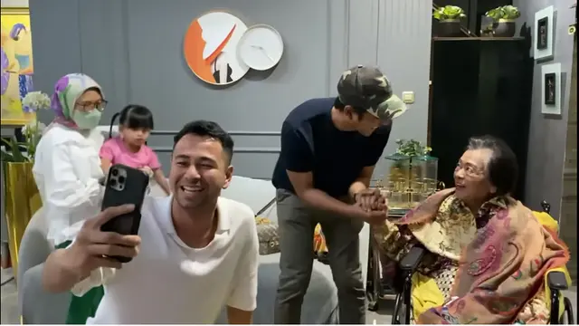 [Fimela] Raffi Ahmad dan Arya Saloka