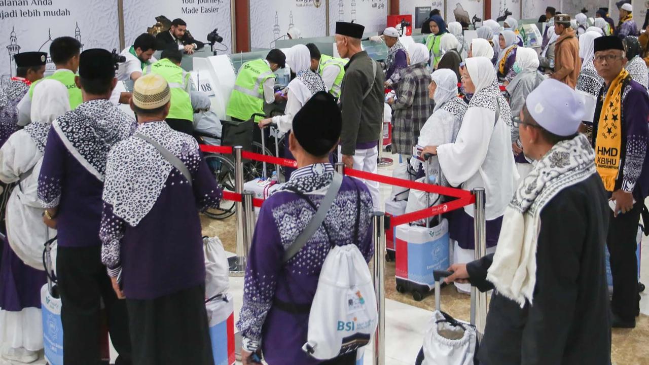 Waspada! Barang-Barang Ini Dilarang Masuk Kabin Pesawat, Pastikan Perjalanan Anda Aman dan Lancar