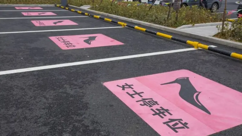 Lahan parkir khusus wanita di China dianggap seksis - AP