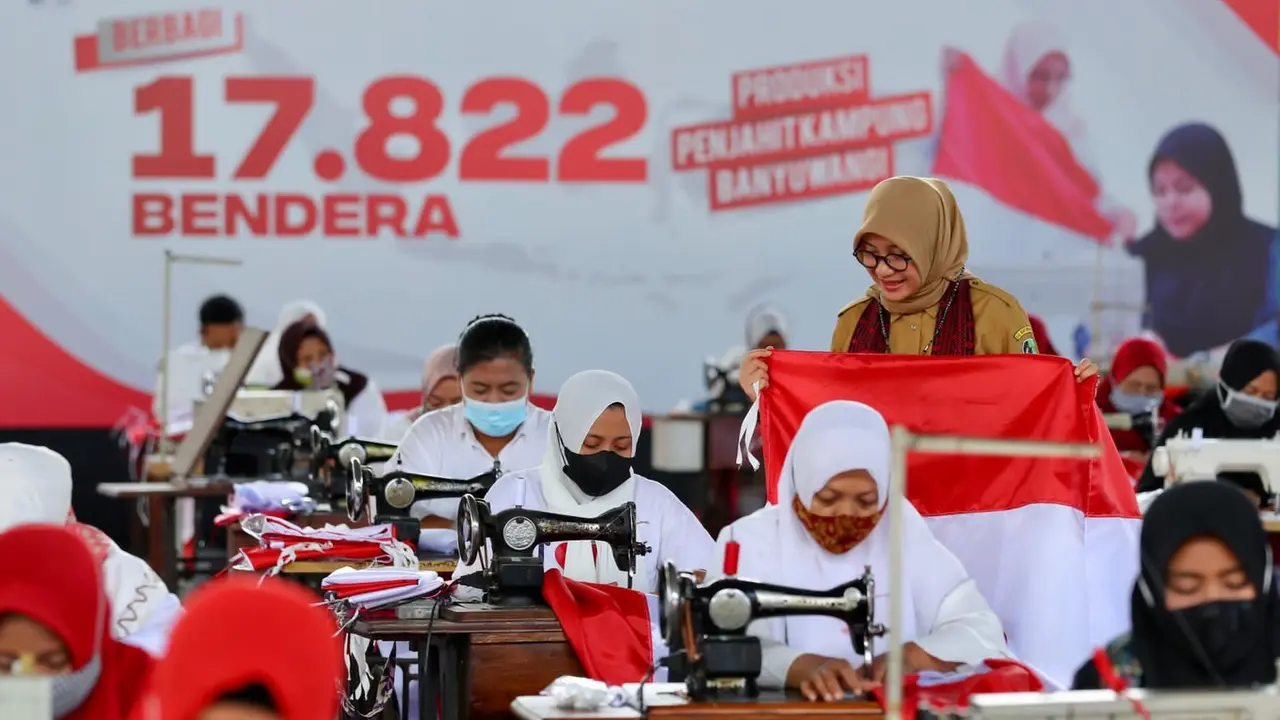 Penjahit Banyuwangi diberdayakan untuk menjahit bendra merah putih (Istimewa)