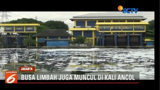 Wakil Gubernur DKI Jakarta Sandiaga Salahudin Uno akan mensosialisasikan cara menangani limbah rumah tangga kepada warga terkait limbah busa yang ada di aliran KBT.