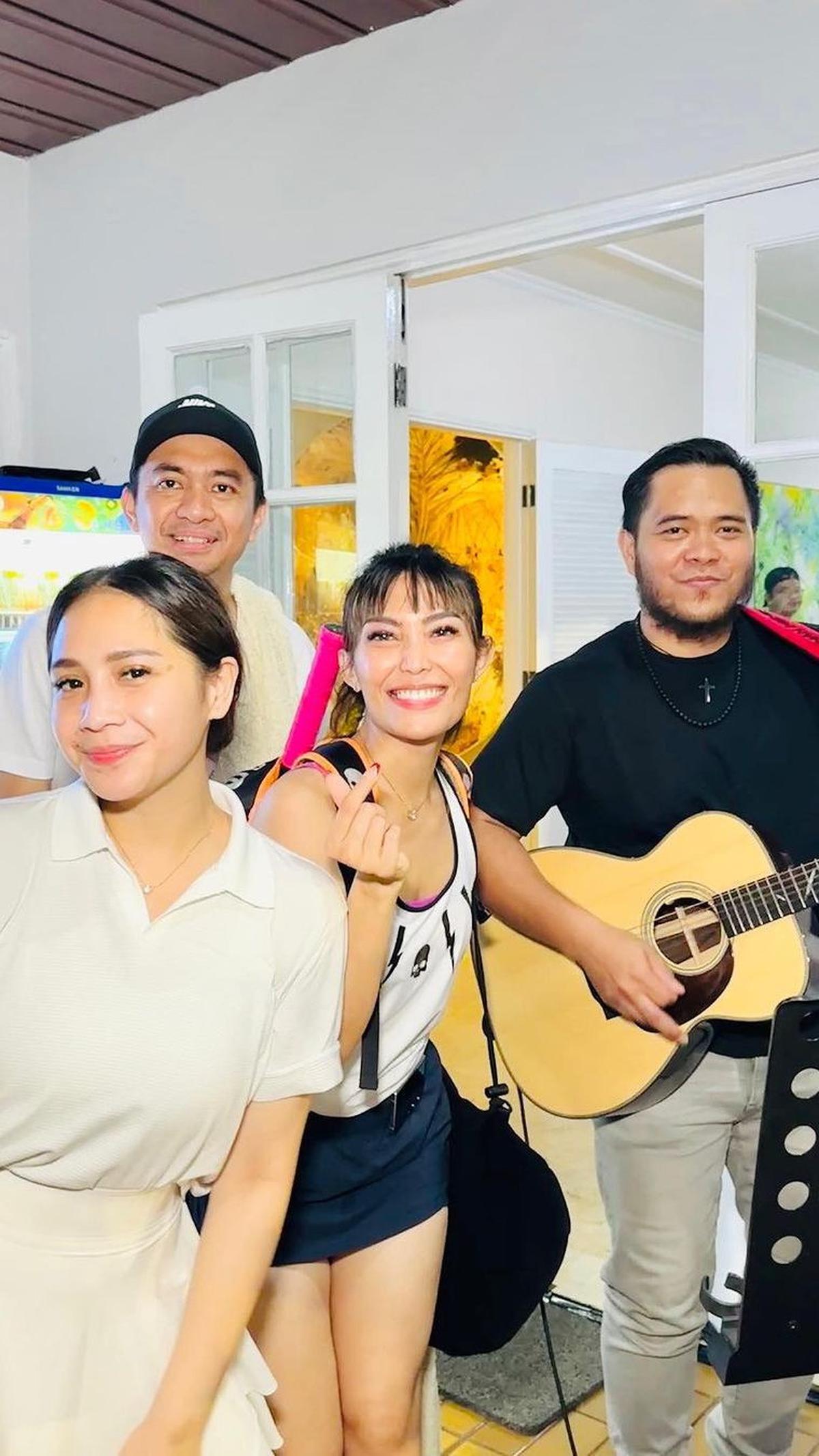 Di penghujung acara Andara Cup ditutup dengan karaoke bersama. Nagita secara totalitas menghadirkan musisi akustik untuk mengiringi teman-temannya bernyanyi.