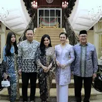 Melihat Annisa Pohan dan Almira saat halal bihalal (@agusyudhoyono)