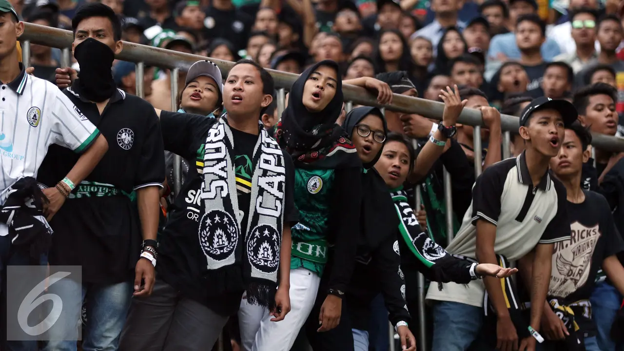 Saksikan Laga Perdana Piala Presiden 2017, Puluhan Ribu Suporter Padati Stadion Maguwoharjo