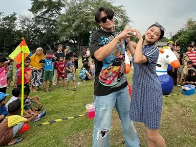 Billy Syahputra sempat mengaku kecewa saat mendengar Chika tersandung kasus narkoba. Sebagai sahabat, adik mendiang Olga itu percaya ada hikmah yang bisa dipetik Chika dari proses hukum yang dijalani. Mereka pun kemudian bertemu untuk saling memberikan semangat. (Liputan6.com/IG/@chndrika_)