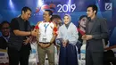 Pendiri KAHMI Preneur Kamrussamad berbincang dengan Hendy Setiono, Albinsaid dan Tasya Nur Medina pada acara Surabaya Young Entrepreneur Summit (YES) 2019 yang mengusung tema 'Arah Baru Ekonomi Indonesia’di Surabaya, Sabtu (16/2). (Liputan6.com/HO/Bon)
