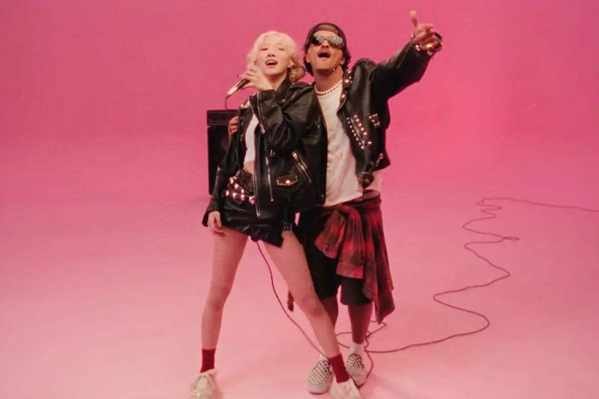 Gaya Kembar Bruno Mars dan Rose BLACKPINK yang Rilis Lagu Baru, Tampil Menggemaskan dengan Jaket Kulit