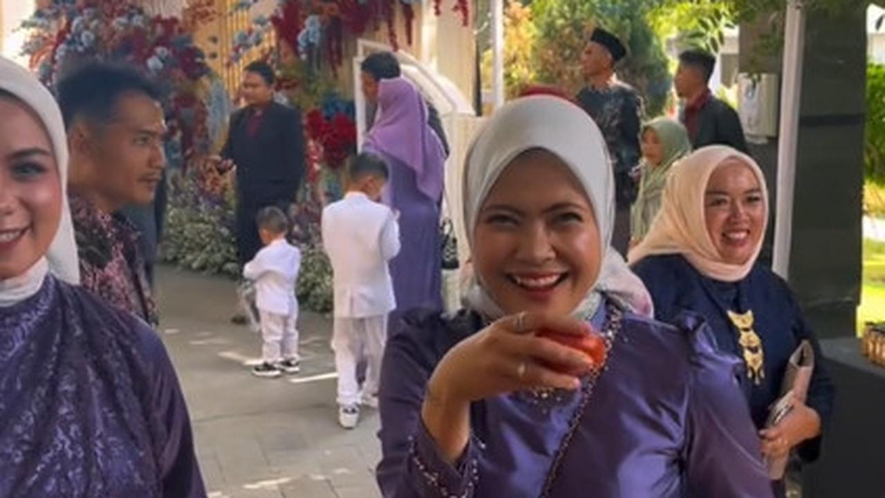 Sajikan Sayuran-Sayuran Segar, Momen Pernikahan dengan Souvenir Unik Ini Bikin Takjub Warganet