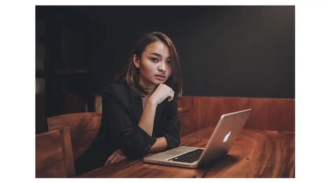 Usai Viral Tas 20 Juta, Begini Gaya Glamor Revina VT
