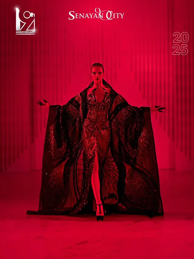 Tiga Maestro Indonesia Rinaldy Yunardi, Tex Saverio, dan Agus Lim Buka Fashion Nation XIX dengan Koleksi Megah