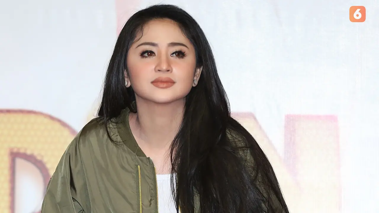 Dewi Perssik