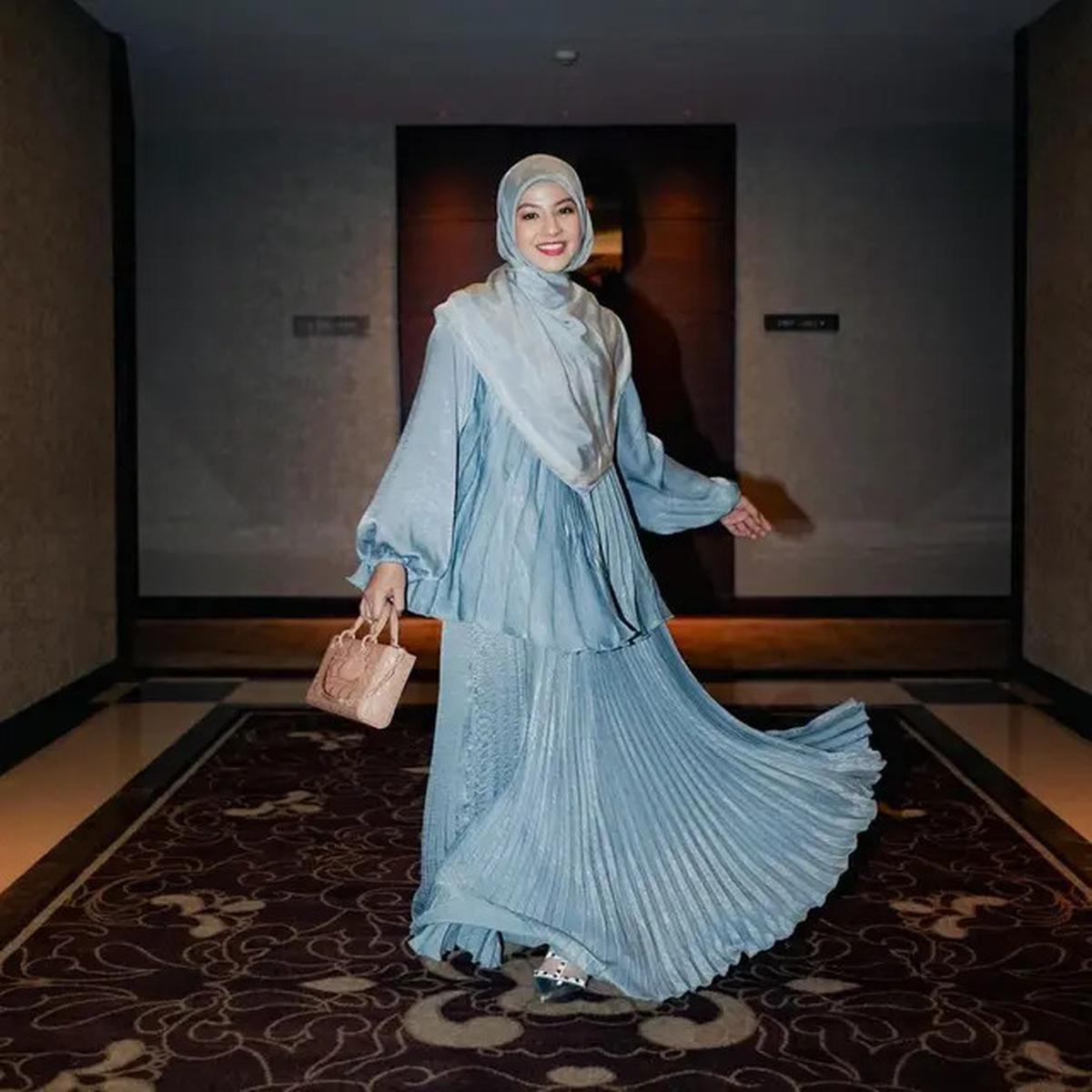 Inspirasi Hijab Segi Empat Lebar dari Nastha Rizky untuk Penampilan Elegan