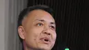 Aktor Chew Kin Wah memberikan keterangan saat jumpa press Film Cek Toko Sebelah Tembus 2 juta penonton di kawasan Sarinah, Jakarta, Senin (16/1). (Liputan6.com/Herman Zakharia)