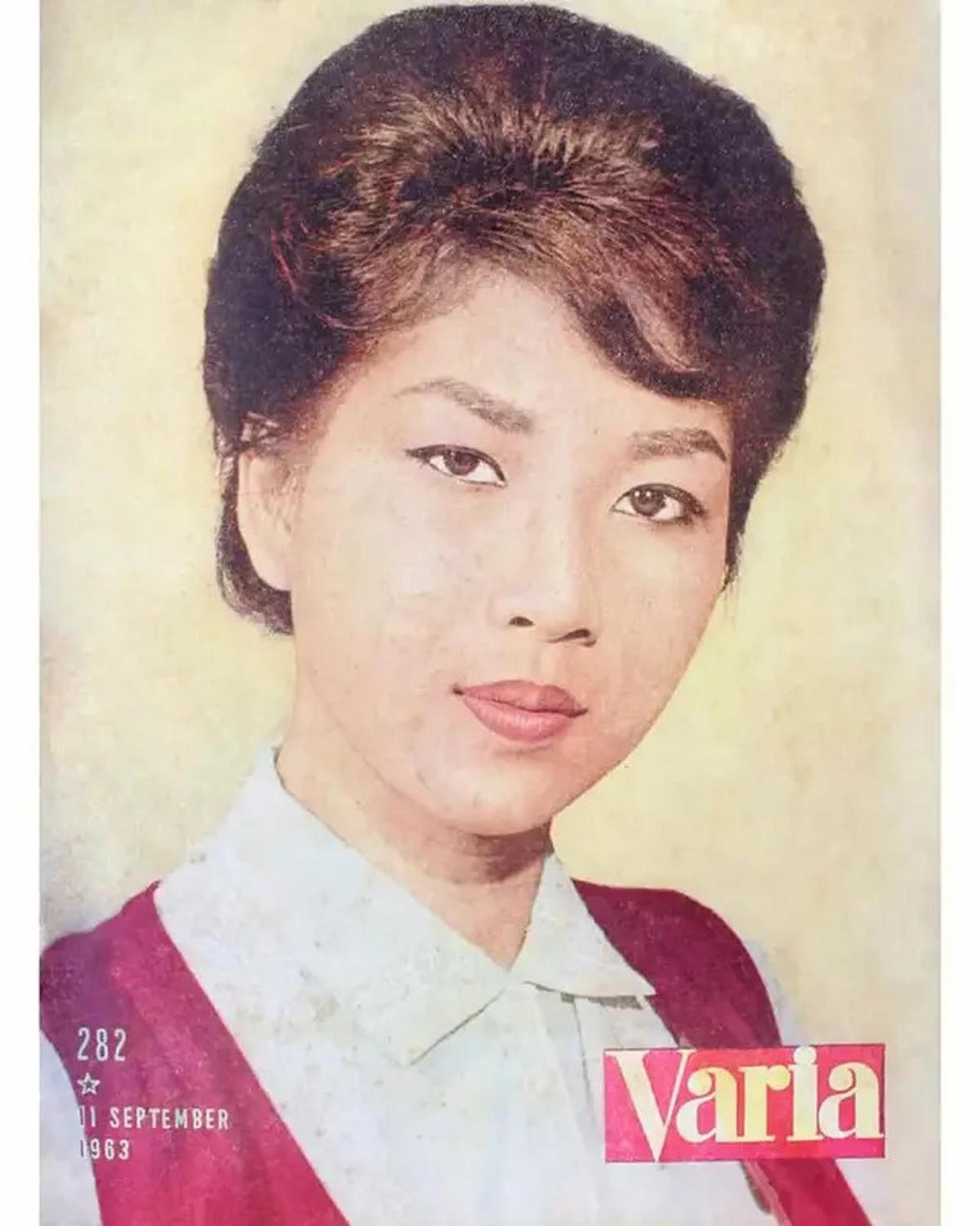 6 Potret Titiek Puspa Jadi Model Majalah, Penyanyi Legendaris Serba Bisa