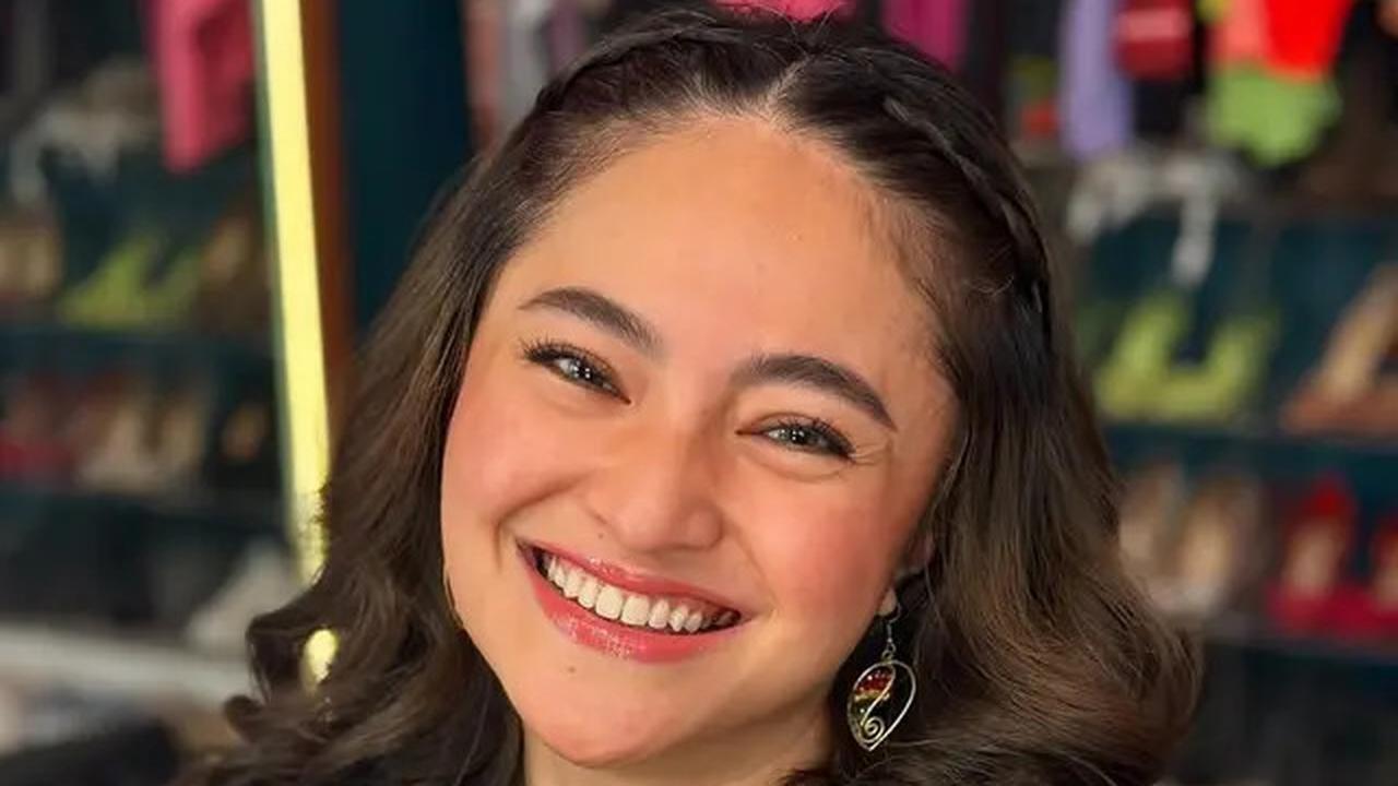 Model Warna Rambut Marshanda di 2025, Inspirasi Gaya Tampil Beda dan Percaya Diri
