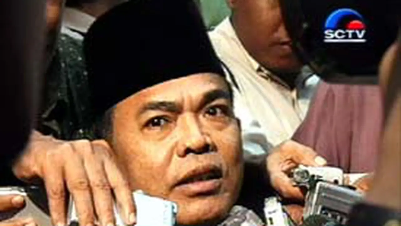 041004bKetuaDPRD.jpg