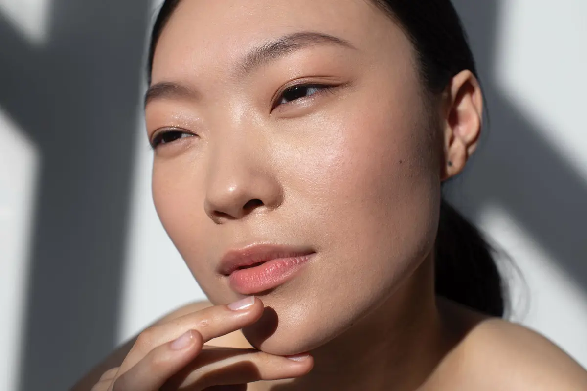Panduan Glass Skin untuk Kulit Sensitif agar Tetap Sehat dan Bercahaya [Dok/freepik.com]