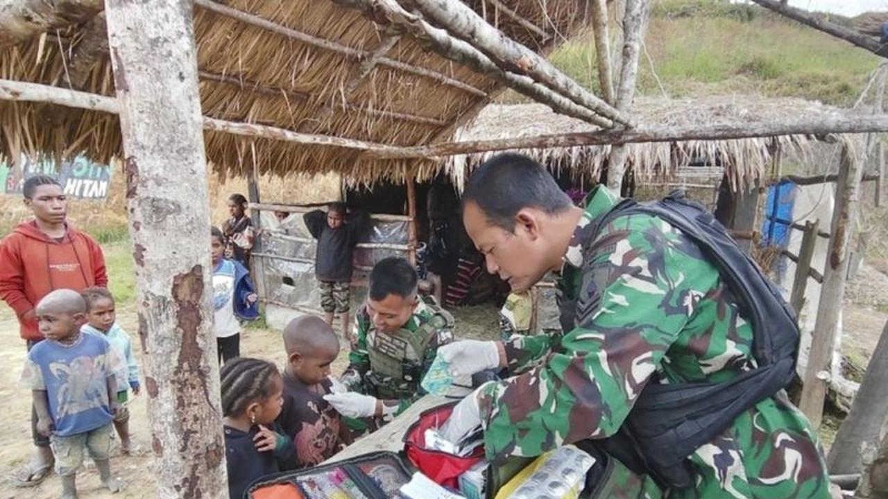 Satgas Yonif 511 Perkuat Persaudaraan Lewat Layanan CKG di Pedalaman Papua