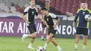 Mees Hilgers, yang saat ini bermain untuk FC Twente, dipastikan tidak akan bermain melawan Jepang karena tidak dalam kondisi terbaik. (Liputan6.com/Angga Yuniar)