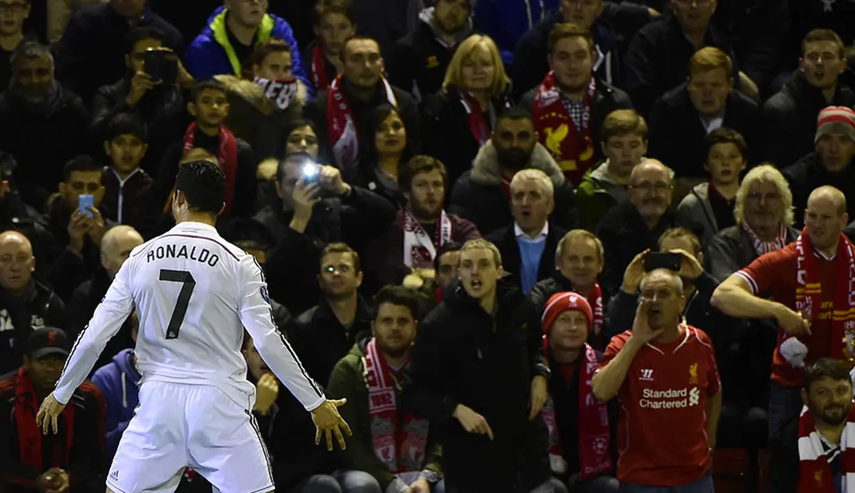 Sementara perolehan rasio fantastis dari Cristiano Ronaldo, mencapai 1,10 gol per laga. (AFP/Pierre-Philippe Marcou)