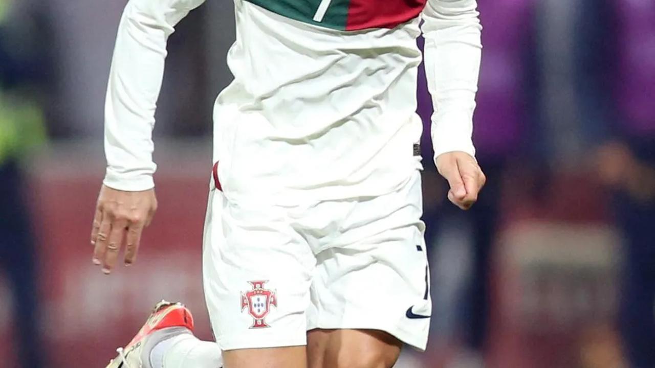 Pada babak pertama, penampilan Cristiano Ronaldo sukses membuka keunggulan pada menit ke-5.
