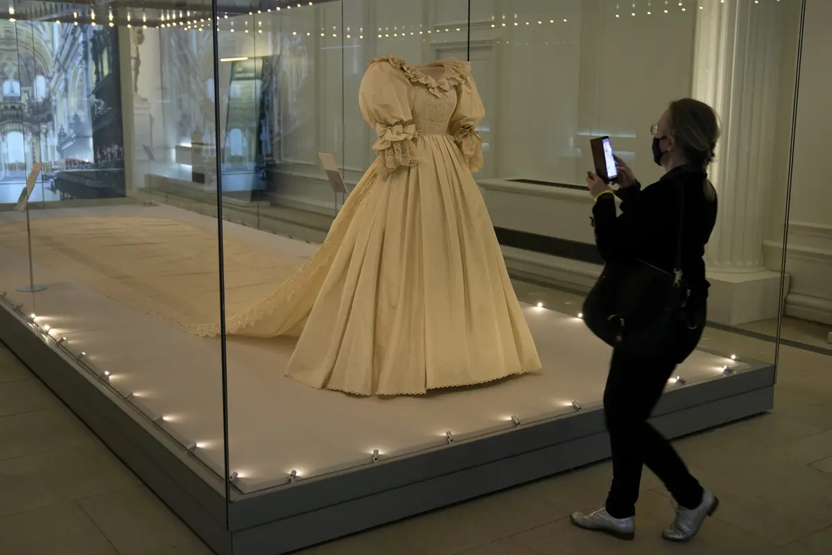 Pameran Gaun Pengantin Putri Diana di Istana Kensington