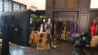 Desainer Denny Wirawan Perkaya Wawasan Fesyen Para Pelajar SMK di Kudus (dok. Bakti Budaya Djarum Foundation)
