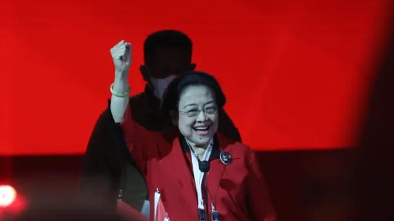 Megawati menjadi putri dari Presiden Indonesia pertama yang kemudian menjadi Presiden Indonesia. <br>