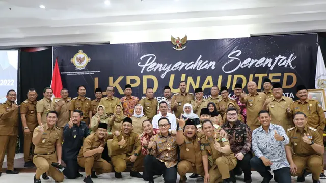 Trenggalek dan 37 Pemda se-Jawa Timur Menyerahkan LKPD Unaudited Tahun 2022 ke BPK
