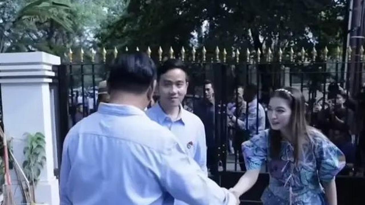 Bersalaman dengan Prabowo