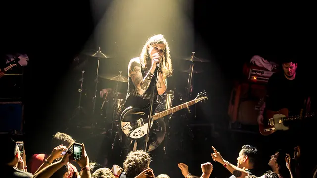Perjuangan Rocker Transgender Menampar Stereotipe Punk