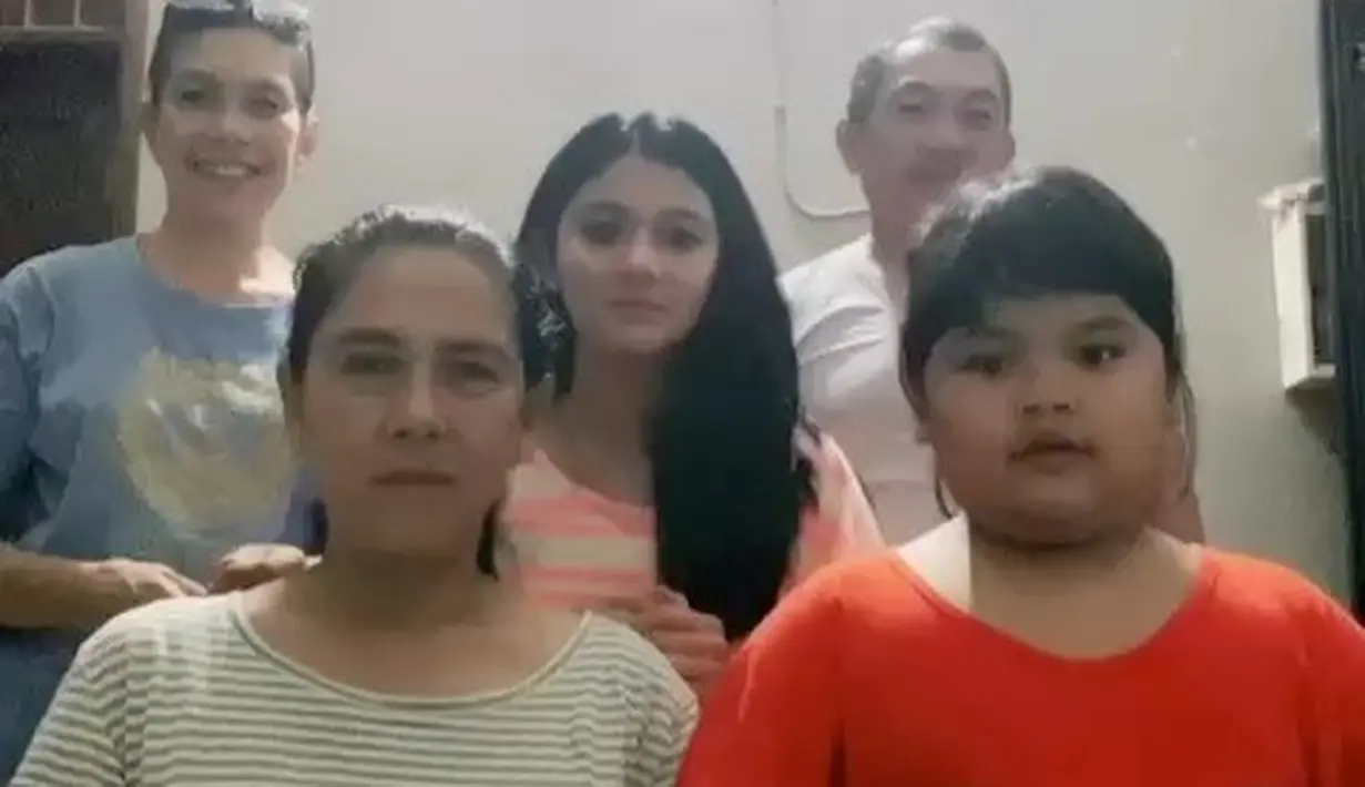 [Instagram/lydiakandou_]