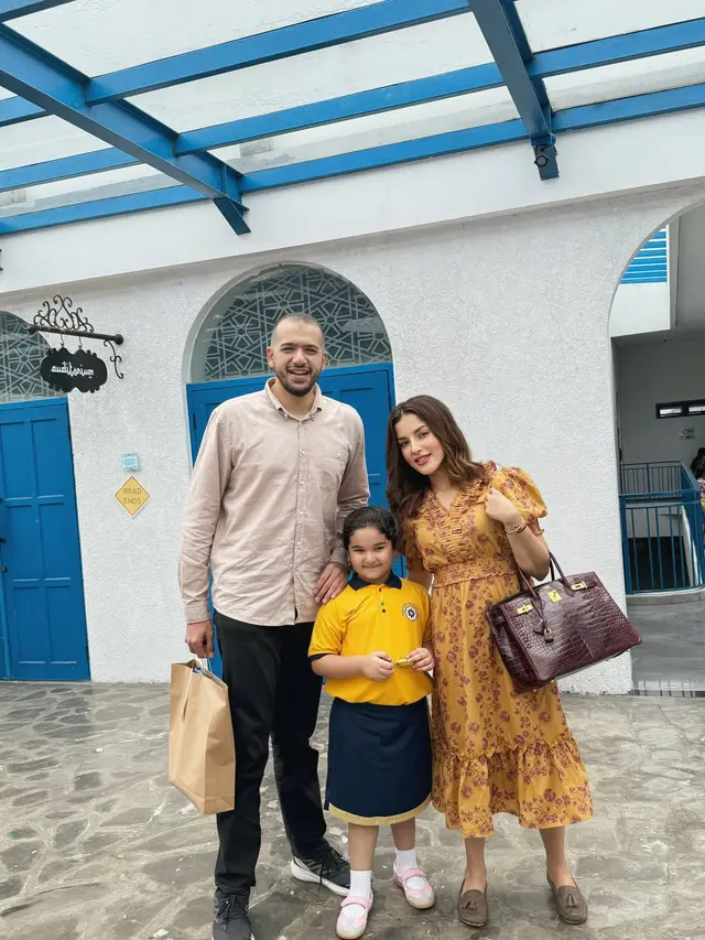 6 Potret Tasya Farasya dan Ahmad Assegaf di Acara Sekolah Anak Usai Ambil Rapor