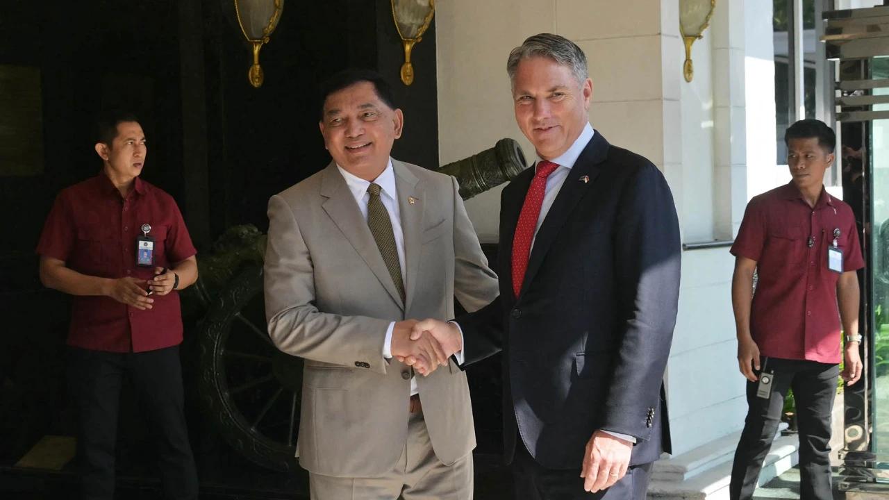 FOTO: Menhan Sjafrie Sambut Wakil Perdana Menteri Australia di Jakarta