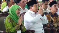 Hadiri Kongres XVIII Muslimat NU di Surabaya, Prabowo Diserbu Emak-emak